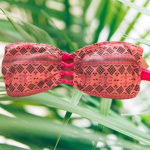 Really cute strapless bikini top!